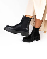 Barn Chelsea Black Leather
