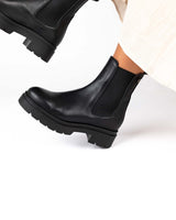Barn Chelsea Black Leather